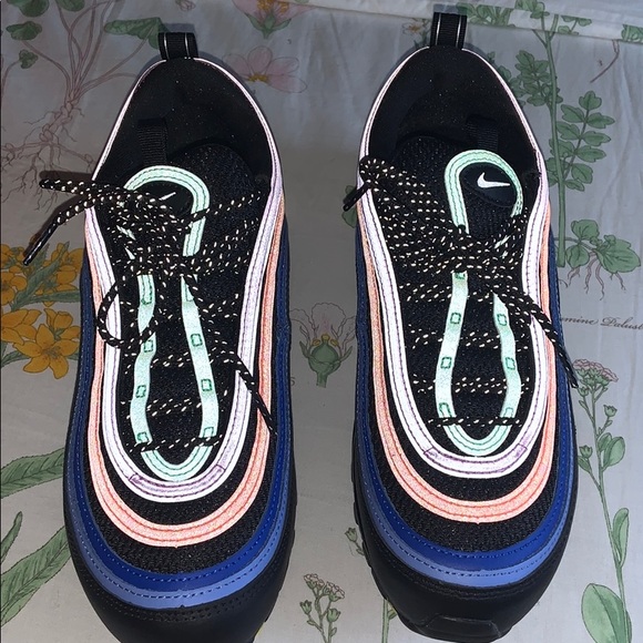 womens air max 97 - Picture 6 of 6